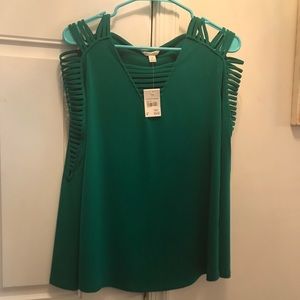 Green, Size Medium, long sleeve blouse with rips.
